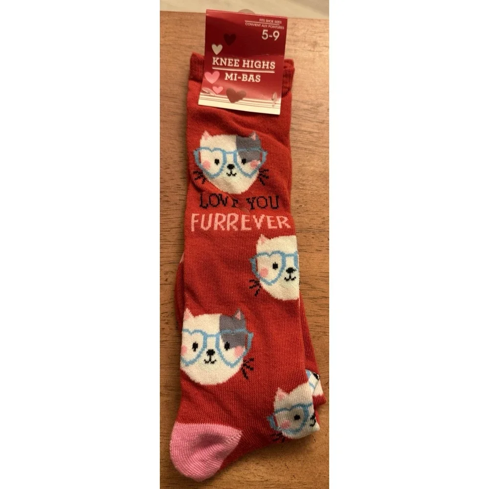 HEARTS AND  HUGS  WOMEN'S KNEE HIGH‎ SOCKS SHOE SIZE 5-9 